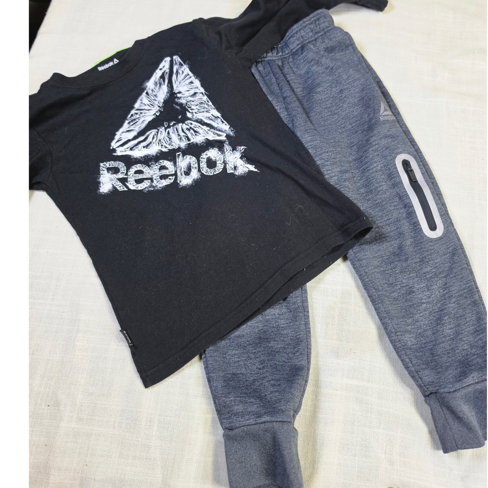 Reebok Kids 2 Piece Active Set Black Graphic Tee Gray Fleece Joggers Size 4/5